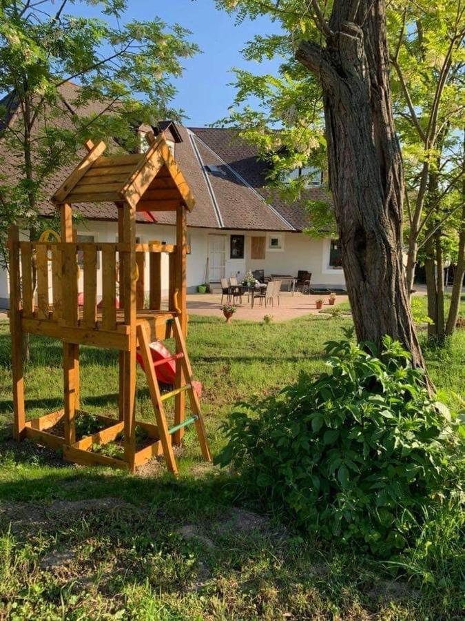 Levendulakert Siofok Apartmanhaz Ngoại thất bức ảnh